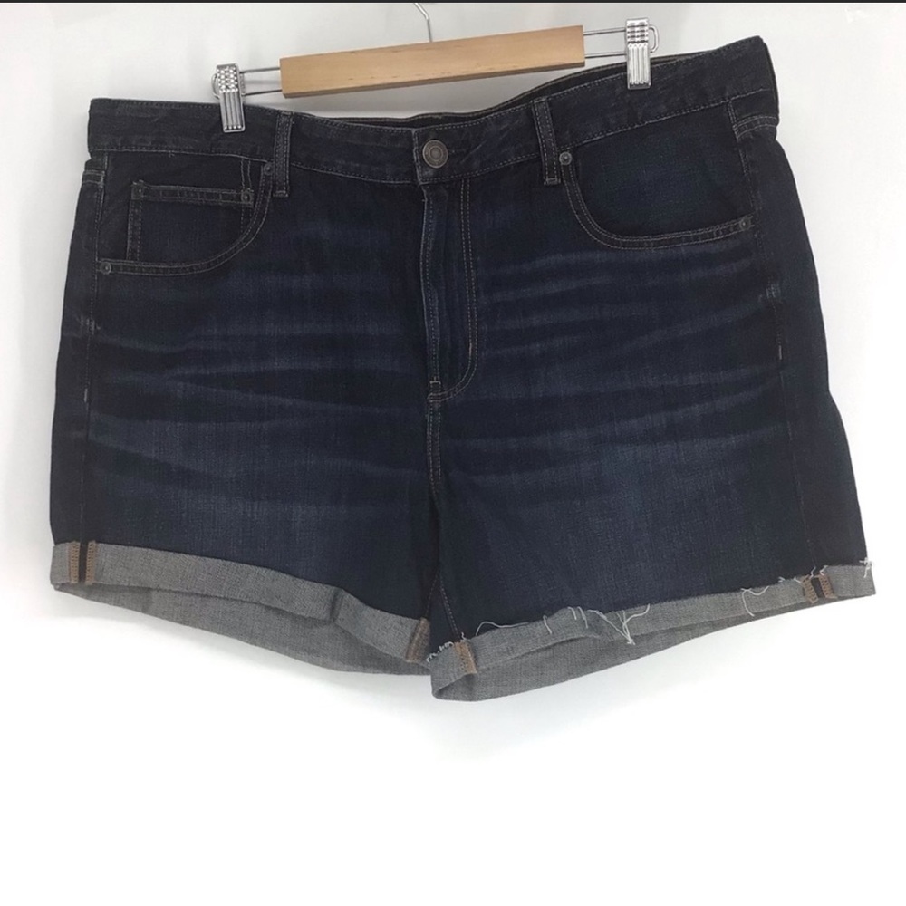 NEW American Eagle Tomgirl Midi Dark Denim Shorts